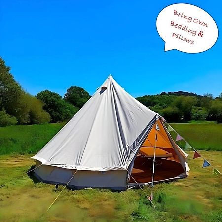 Отель Dorset Glamping Fields Corfe Mullen Экстерьер фото