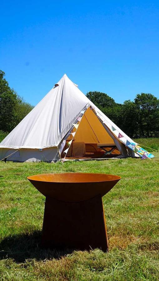 Отель Dorset Glamping Fields Corfe Mullen Экстерьер фото