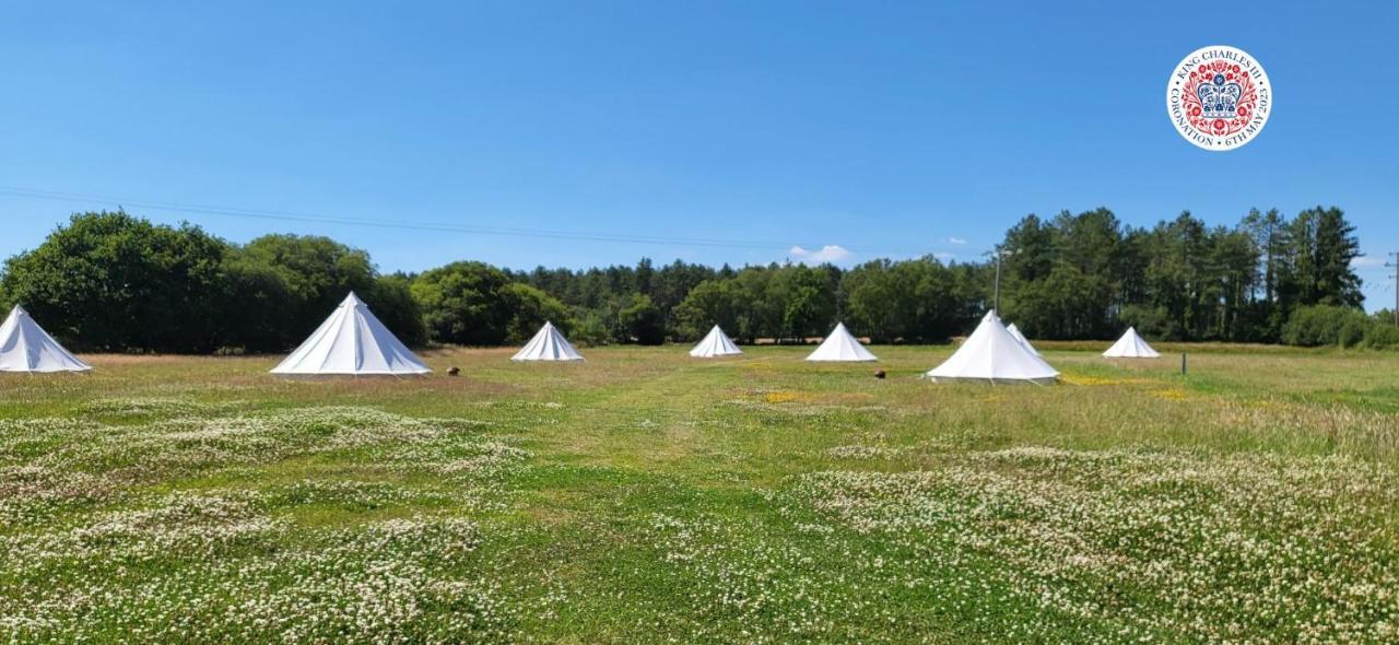 Отель Dorset Glamping Fields Corfe Mullen Экстерьер фото
