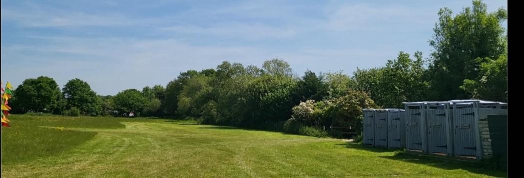 Отель Dorset Glamping Fields Corfe Mullen Экстерьер фото